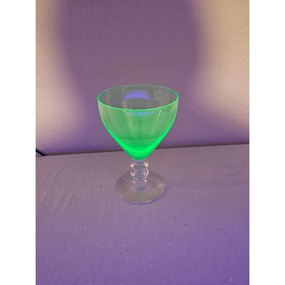 Uranium Glass 5.25